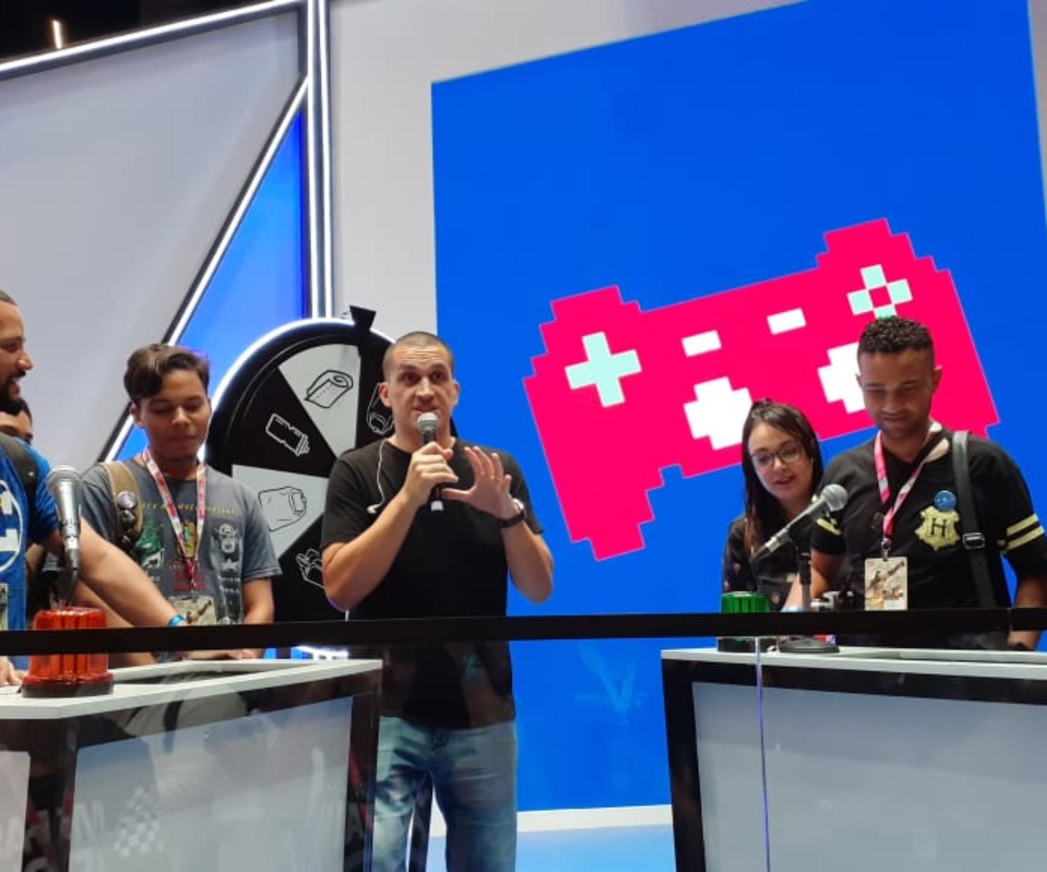 CCXP19 Anderson Gaveta comanda o palco do Facebook