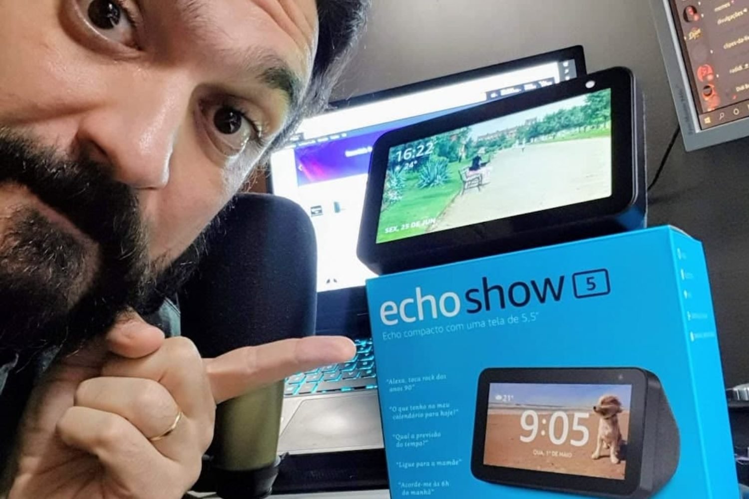 Diogo Braga testa Amazon Alexa Echo Show 5 em publicidade