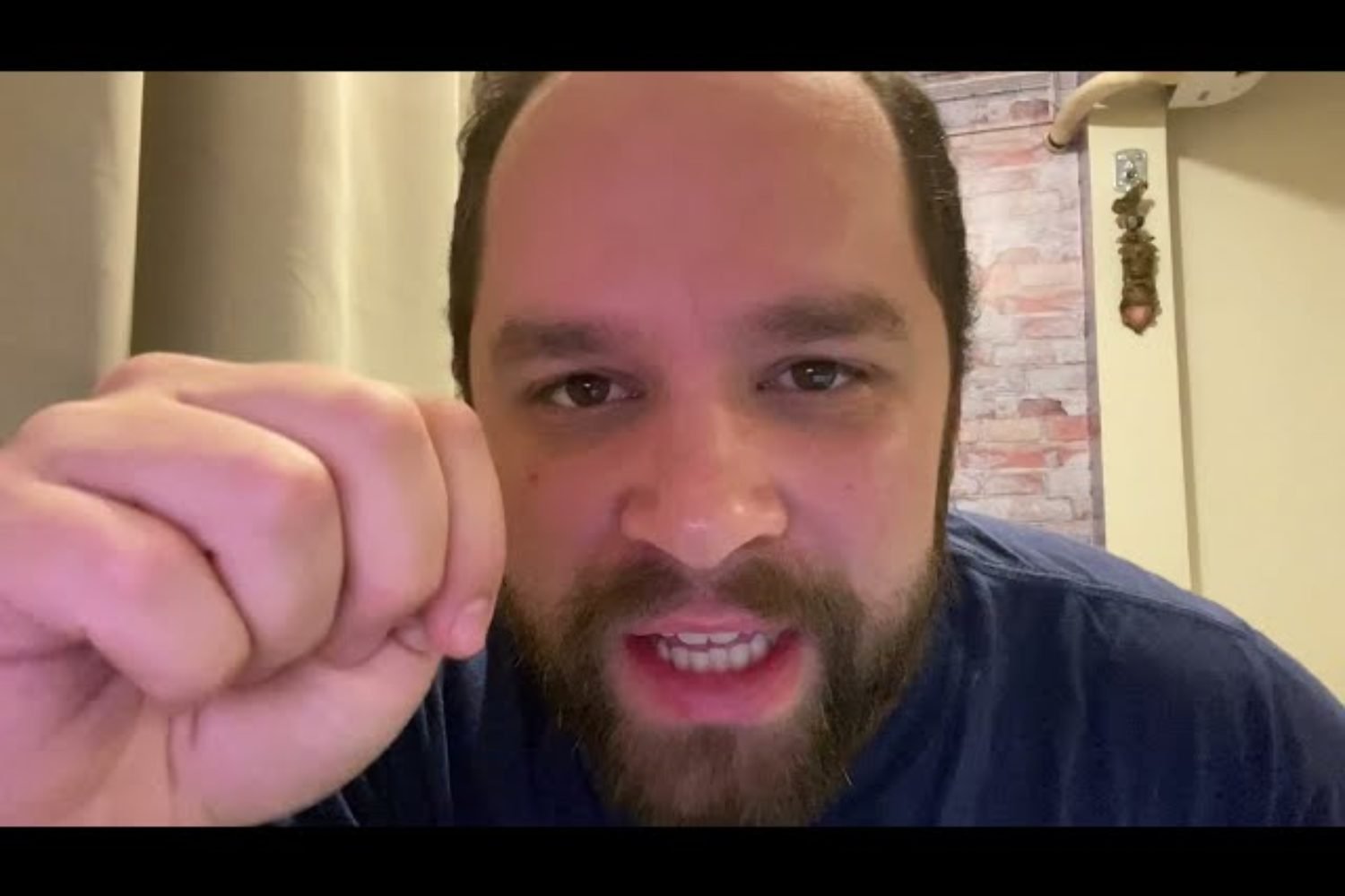 Thiago Romariz divulga biografia de Stan lee publicada pela editora Agir