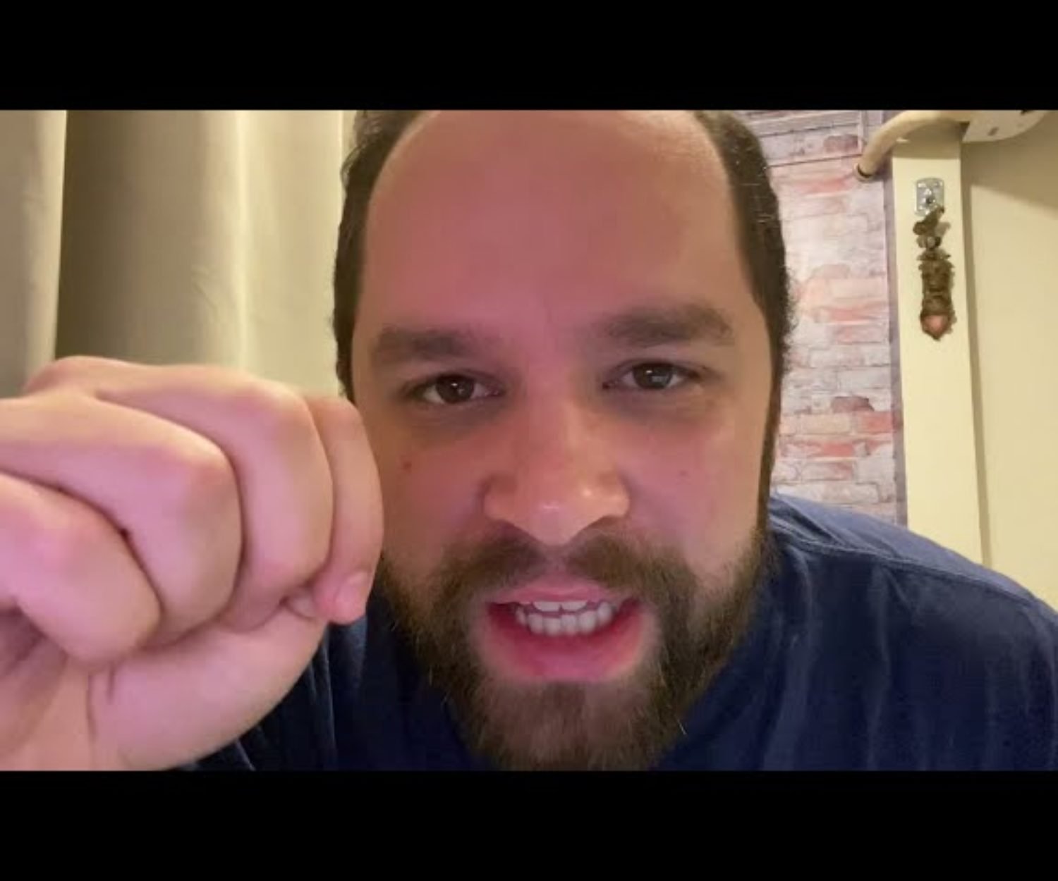 Thiago Romariz divulga biografia de Stan lee publicada pela editora Agir