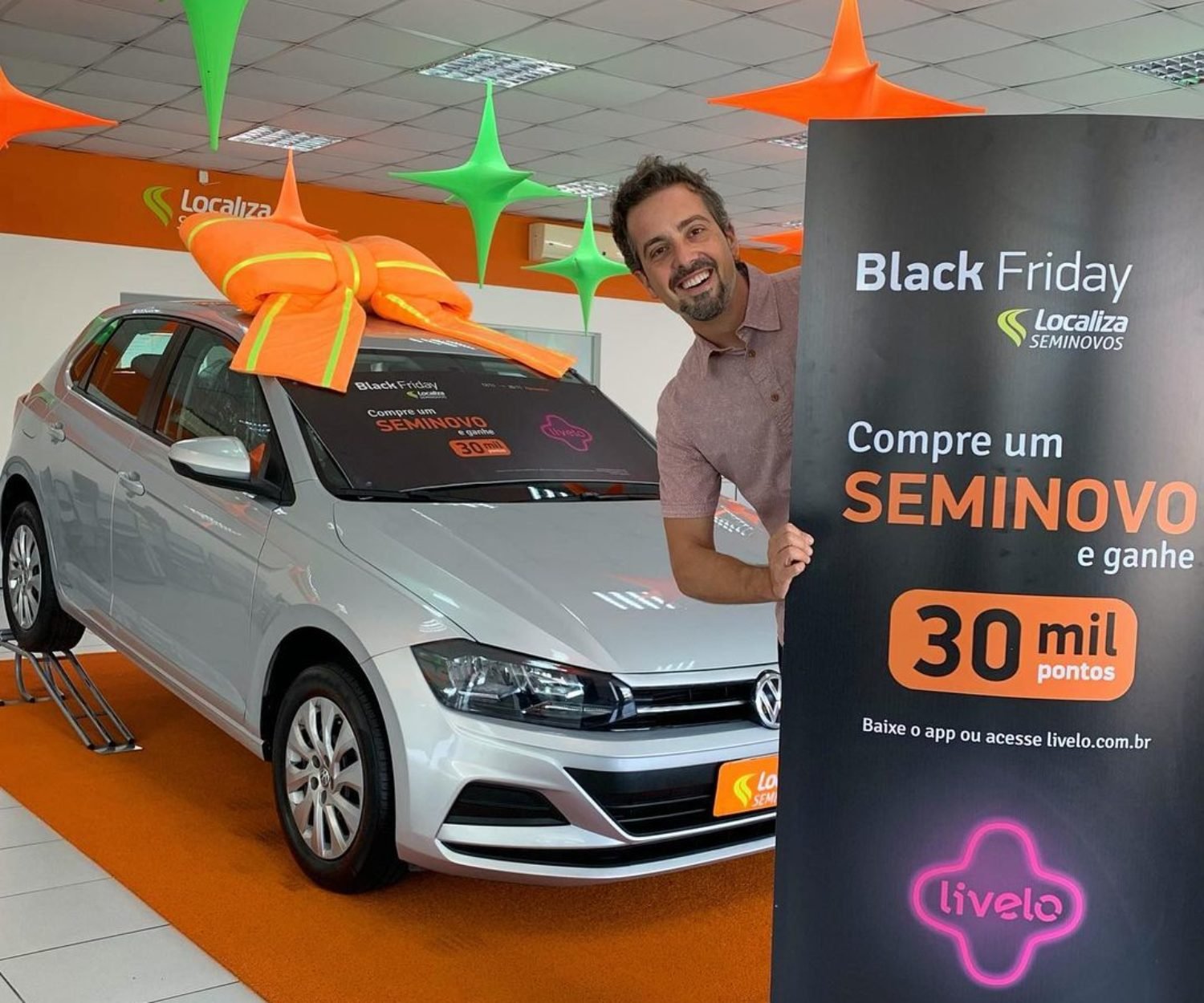 Cassio Cortes na divulgação da promoção livelo e localiza