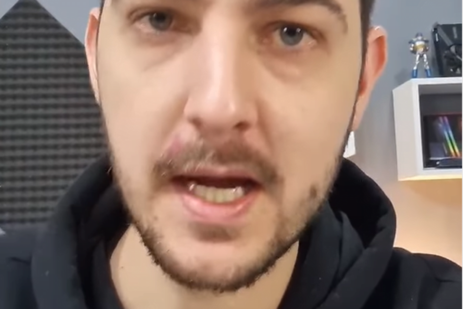 MW Informática fala sobre rotina facilitada pela Alexa em campanha para Amazon