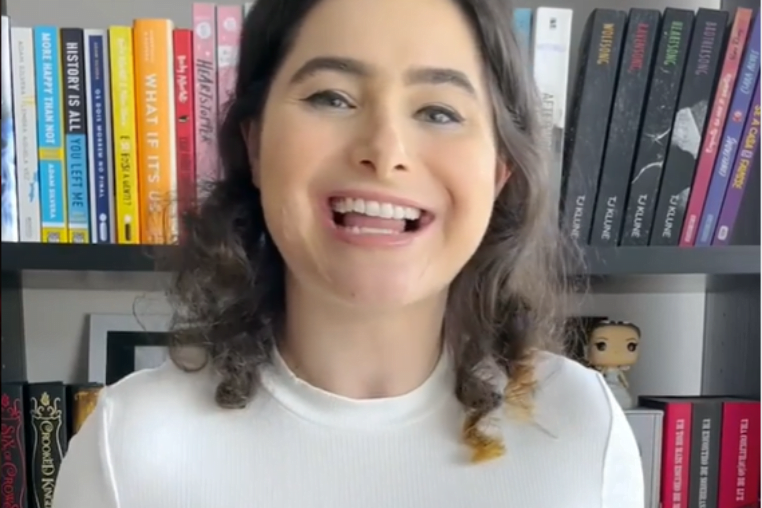 Alice Aquino divulga parceria entre HBO Max e Claro