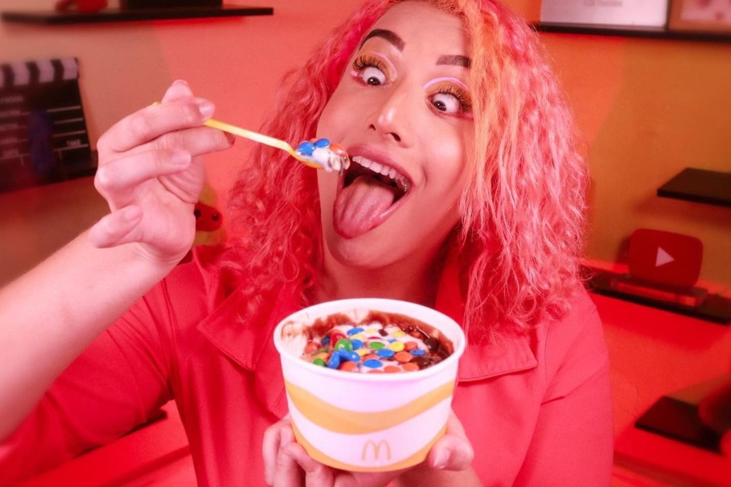 Bryanna divulga lançamento do Mega Mc Flurry M&M's para iFood