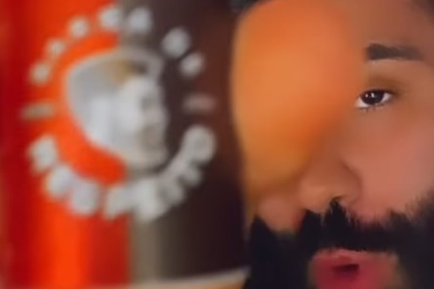 Breno em campanha para Barba de Respeito