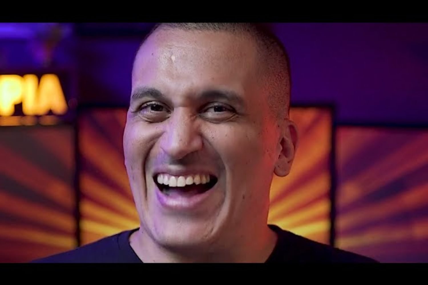 Anderson Gaveta em campanha de médio prazo para Skillshare