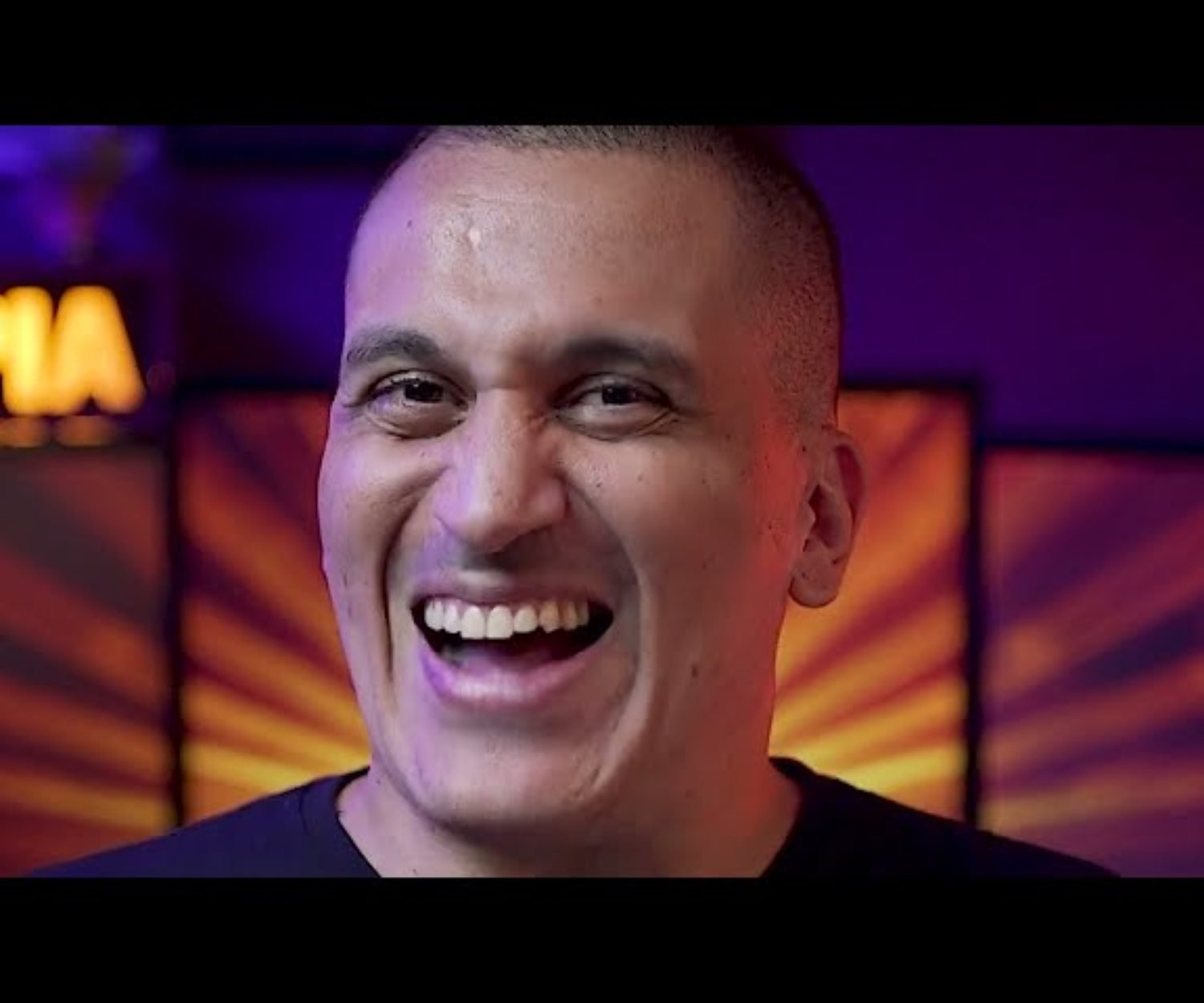 Anderson Gaveta em campanha de médio prazo para Skillshare