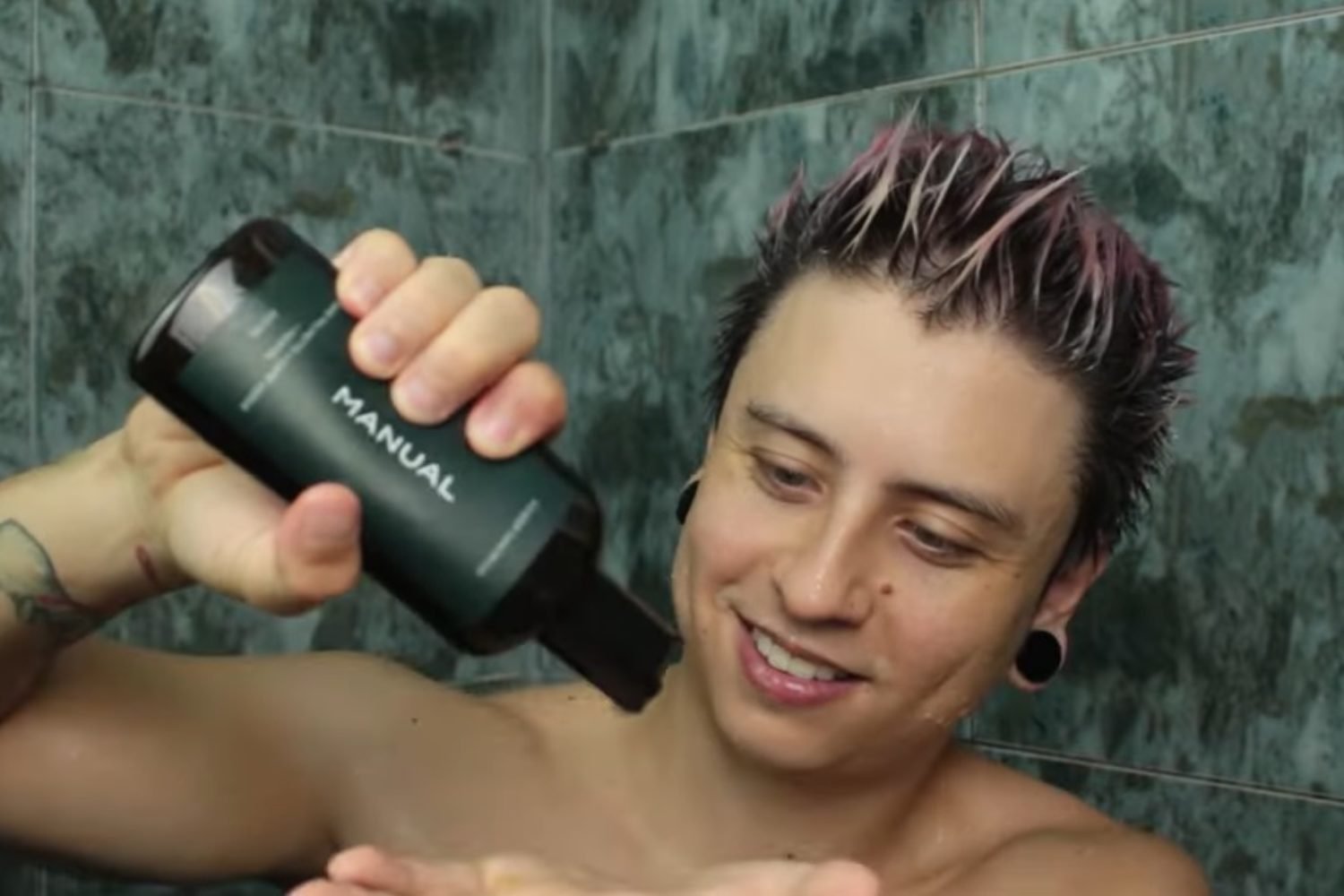 Rodrigo Corrêa divulga Manual no YouTube