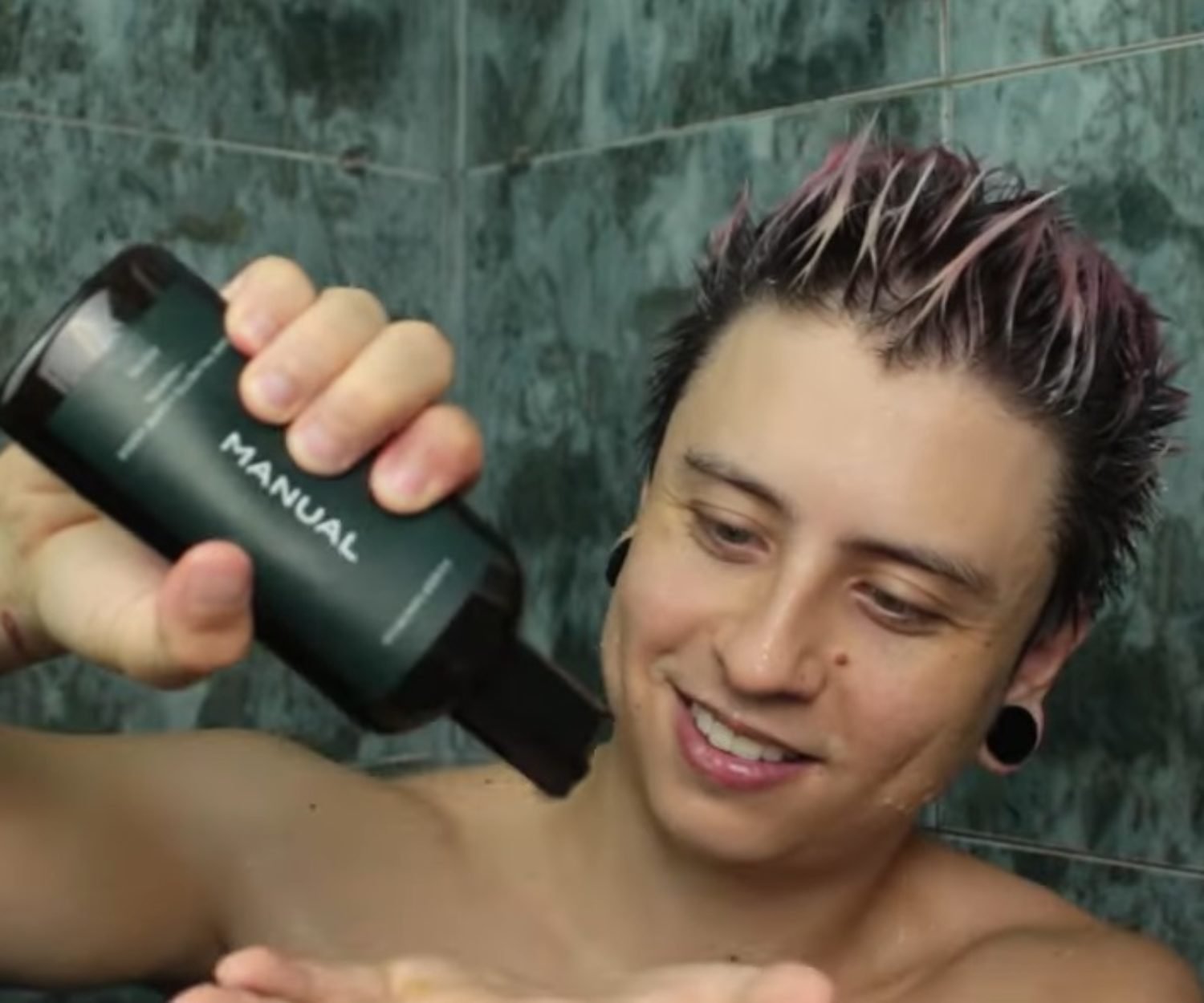 Rodrigo Corrêa divulga Manual no YouTube