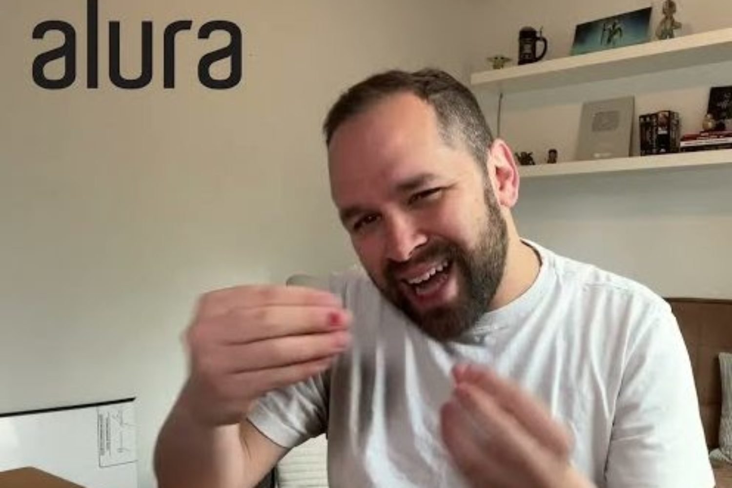 Thiago Romariz em campanha a médio prazo com Alura