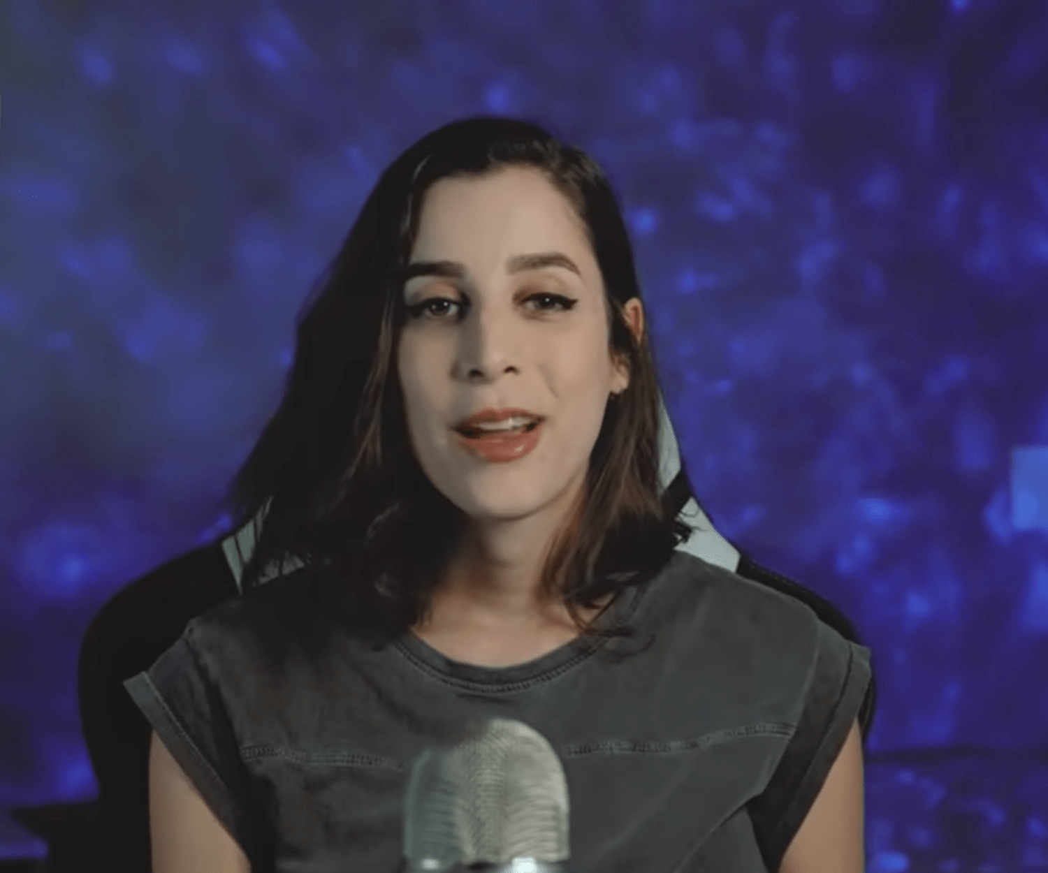 Bela Eichler apresenta a Alura para os futuríscos