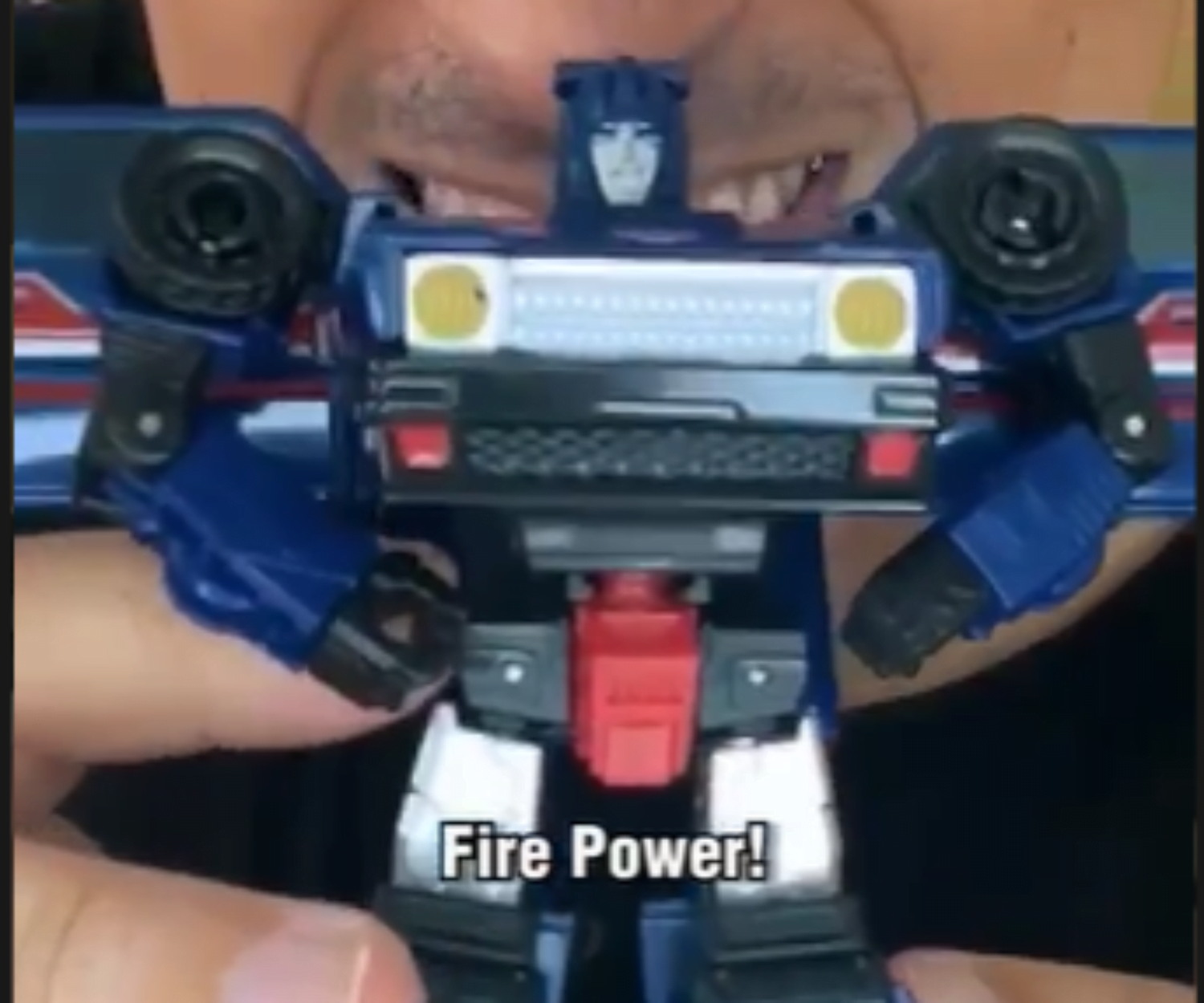 Gaveta faz divulgação da nova linha de brinquedos Legacy da Hasbro para fãs e colecionadores de Transformers.