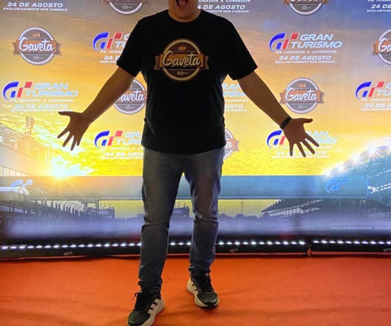 Gaveta no painel Sony Pictures pré-estreia exclusiva do filme "Gran Turismo: de Jogador a Corredor"